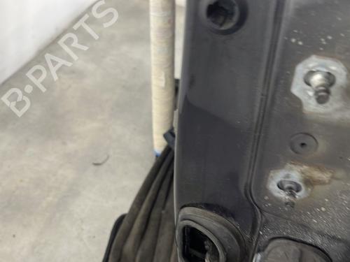 Used Left front door Left front door 27589335 27589335