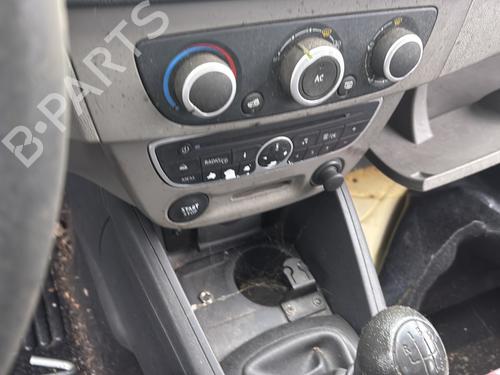 Fuse box RENAULT MEGANE III Hatchback (BZ0/1_, B3_) 1.5 dCi (BZ09, BZ0D, BZ1W, BZ29, BZ14) | BP37409713E1 - Image 15