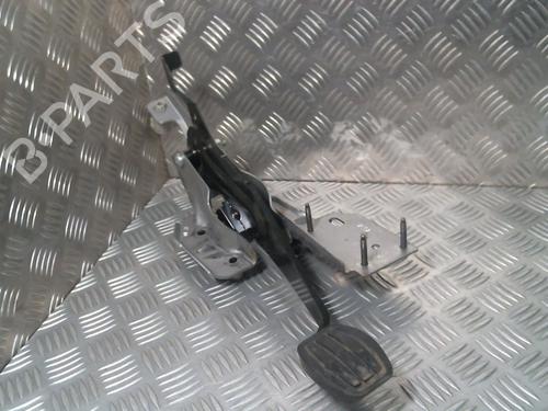 Used Break pedal Break pedal PEUGEOT 308 II (LB_, LP_, LW_, LH_, L3_) 1.2 THP 130 (131 hp) 20026240 20026240