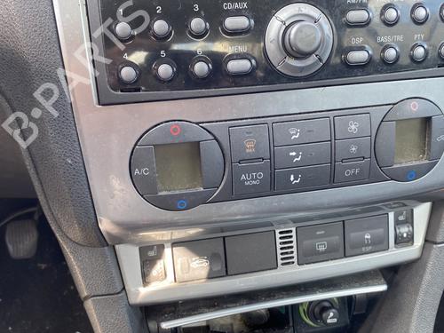 Right headlight FORD FOCUS II Convertible 2.0 TDCi | BP32269757C29