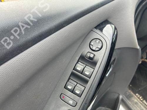 Switch CITROËN C4 Picasso II 1.6 BlueHDi 120 | BP39455162I30 - Image 19