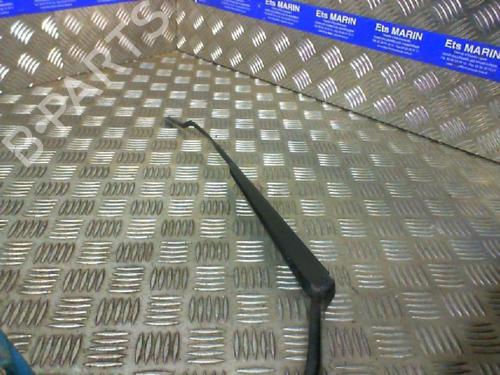 Used Front windshield wiper arm FORD FIESTA V (JH_, JD_) 1.4 TDCi (68 hp) 19986326