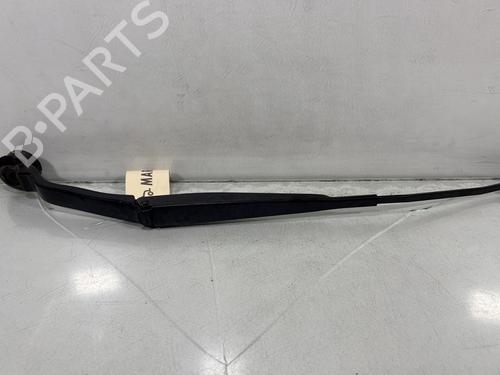 Used Front windshield wiper arm FORD KUGA II (DM2) 2.0 TDCi (150 hp) 31160291