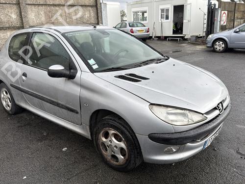 Front bumper PEUGEOT 206 Hatchback (2A/C) 1.6 i | BP28212519C7 