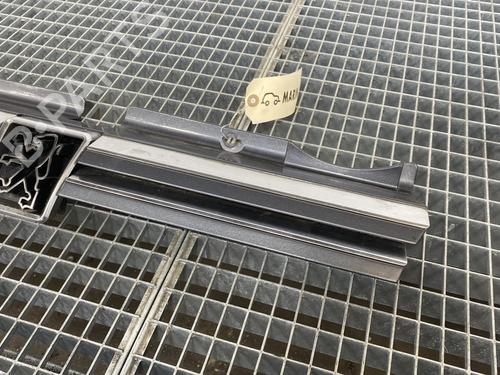 Used Grille PEUGEOT 605 (6B) 2.1 Turbo Diesel (109 hp) 20023069