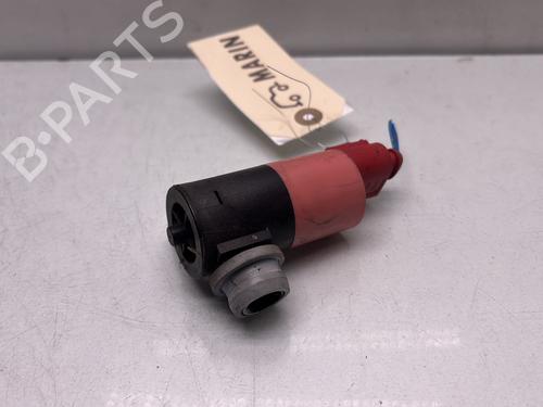 Used Washer pump TOYOTA YARIS (_P9_) 1.4 D-4D (NLP90_, NLP90R) (90 hp) 30520022