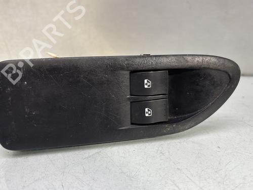 Used Left front window switch RENAULT LAGUNA II (BG0/1_) 1.6 16V (BG1G, BG1H) (112 hp) 32495700
