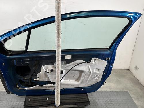 Used Right front door Right front door 30887444 30887444