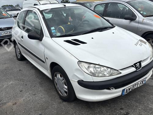 Left headlight PEUGEOT 206 Hatchback (2A/C) 1.4 HDi eco 70 | BP31175977C28 