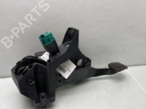 Used Break pedal RENAULT CLIO V (B7_) 1.5 Blue dCi 85 (B7AG) (86 hp) 25813849