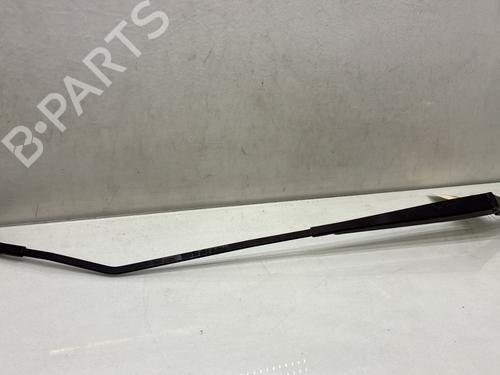 Used Front windshield wiper arm Front windshield wiper arm FORD FIESTA VII (HJ, HF) 1.0 EcoBoost (101 hp) 33742748 33742748