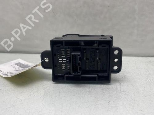 Used Switch Switch RENAULT KOLEOS I (HY_) 2.0 dCi (HY0K) (150 hp) 19959489 19959489
