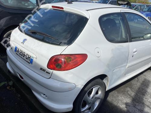 Fuse box PEUGEOT 206 Hatchback (2A/C) 2.0 HDI 90 | BP23903969E1 