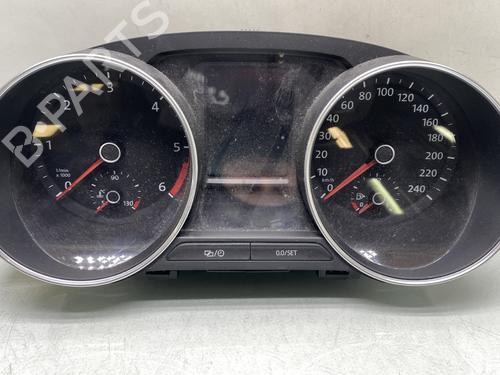 Used Instrument cluster VW POLO V (6R1, 6C1) 1.4 TDI (75 hp) 31379734
