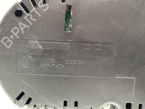 Used Instrument cluster Instrument cluster VW GOLF VI (5K1) 2.0 TDI (140 hp) 21270389 21270389