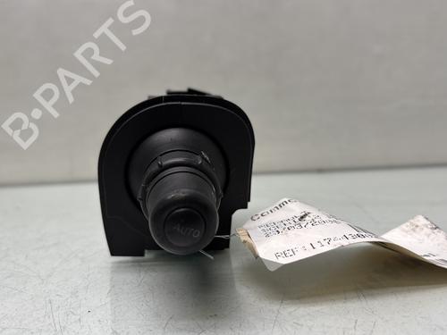 Used Switch Switch RENAULT SCÉNIC II (JM0/1_) 1.9 dCi (JM0G, JM12, JM1G, JM2C) (120 hp) 32682362 32682362