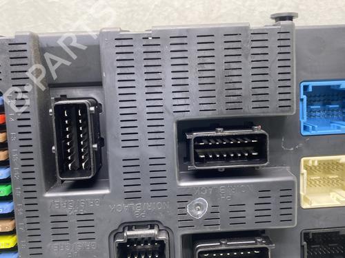 Fuse box PEUGEOT 308 I (4A_, 4C_) 1.6 HDi | BP28519824E1 