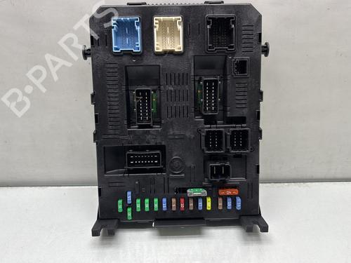 Used Fuse box PEUGEOT 607 (9D, 9U) 2.2 16V (158 hp) 30297040