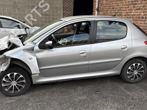 Fuse box PEUGEOT 206 Hatchback (2A/C) 1.4 HDi eco 70 | BP30941031E1