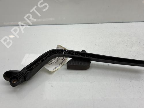 Used Rear windshield wiper arm Rear windshield wiper arm TOYOTA YARIS (_P1_) 1.0 (SCP10_, SCP10R) (68 hp) 33830783 33830783