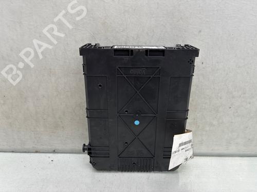 Used Fuse box Fuse box 37225737 37225737