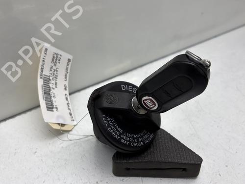 Used Fuel cap FIAT GRANDE PUNTO (199_) 1.3 D Multijet (75 hp) 29939190