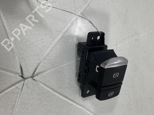 switch-renault-clio-v-b7_-2019-30850473 main image