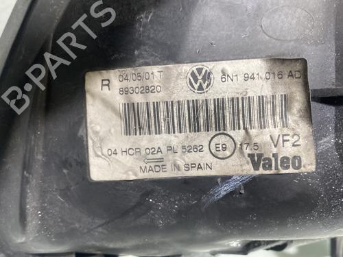 Right headlight VW POLO (6N2) 1.9 SDI | BP29371877C29 