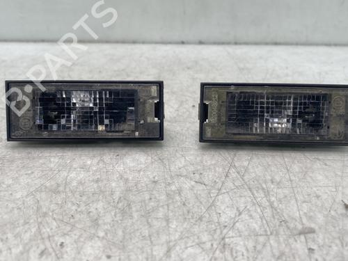 Nummerpladelys Nummerpladelys RENAULT TWINGO II (CN0_) 1.5 dCi (CN0E) (64 hp) 33238668 33238668