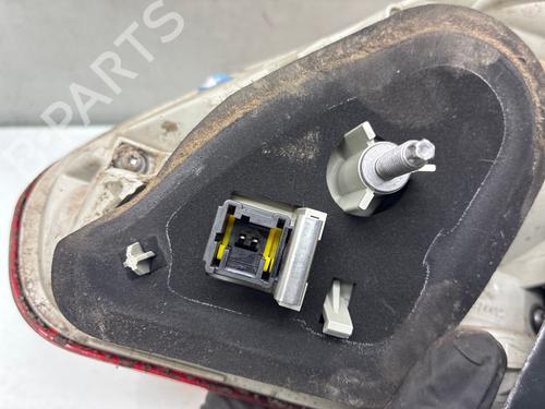 left-tailgate-light-peugeot-2008-i-cu_-2013-39946882 main image
