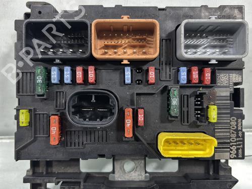 Fuse box PEUGEOT 307 Break (3E) 1.6 HDi 110 | BP29841682E1