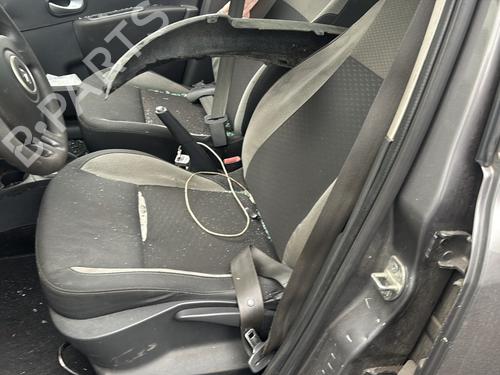 Luce targa RENAULT CLIO III (BR0/1, CR0/1) 1.5 dCi (C/BR0G, C/BR1G) | BP30864051I40