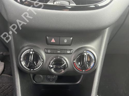 Display monitor PEUGEOT 208 I (CA_, CC_) 1.2 VTI 82 | BP22695356C48 