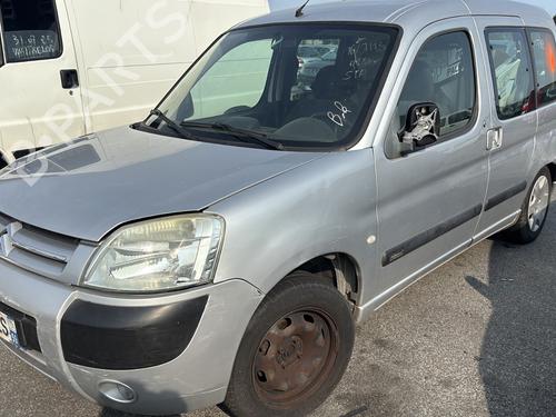 Grille CITROËN BERLINGO / BERLINGO FIRST Box Body/MPV (M_) 2.0 HDI 90 (MBRHY, MCRHY) | BP28496672C40 