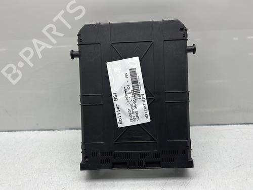 Used Fuse box Fuse box 28519321 28519321