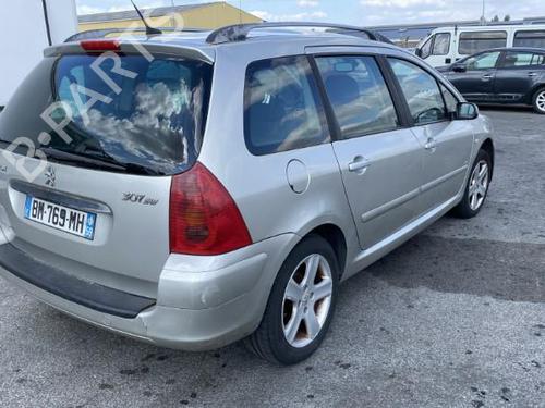 Fuse box PEUGEOT 307 Break (3E) 2.0 HDI 110 | BP24200331E1  - Image 8