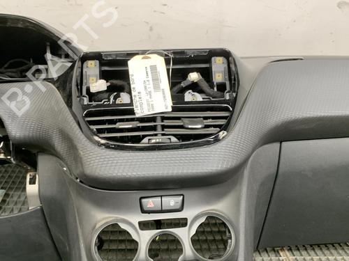 Used Dashboard Dashboard PEUGEOT 2008 I (CU_) 1.2 VTi (82 hp) 21958609 21958609