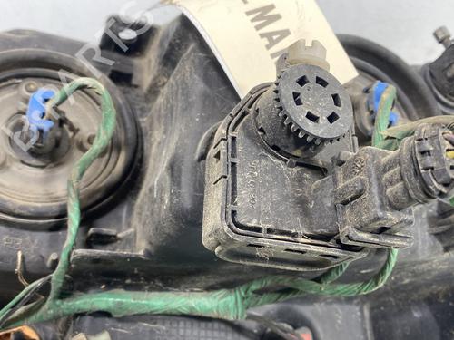 Right headlight JEEP GRAND CHEROKEE II (WJ, WG) 2.7 CRD 4x4 | BP29377815C29 