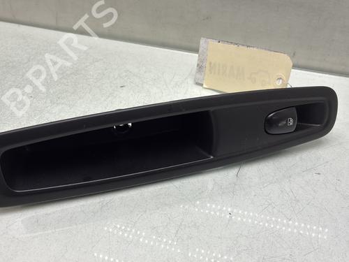 Used Left rear window switch Left rear window switch RENAULT KADJAR (HA_, HL_) 1.2 TCe 130 (HLMR) (130 hp) 33711358 33711358