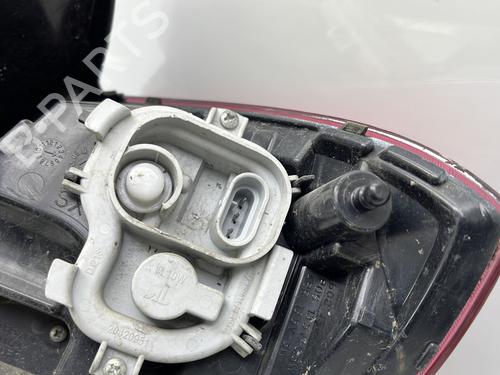 left-taillight-alfa-romeo-giulietta-940_-2010-2011-2012-2013-2014-2015-2016-2017-2018-2019-2020-23966457 main image