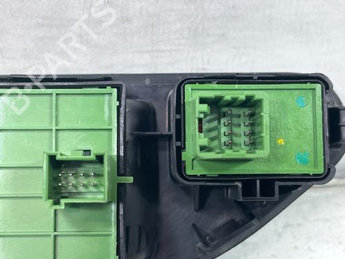 left-front-window-switch-fiat-tipo-hatchback-356_-357_-2016-36150283 main image