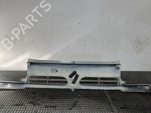 Used Grille Grille RENAULT MASTER II Van (FD) 2.5 D (FD0A, FD0E, FD2E, FD3E) (80 hp) 32495704 32495704