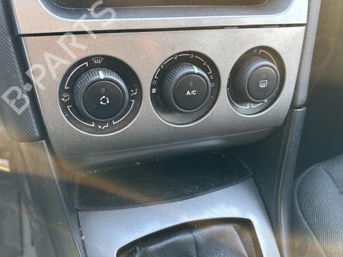 Fuse box PEUGEOT 308 I (4A_, 4C_) 1.6 HDi | BP23193467E1 