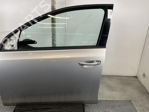 Used Left front door VW GOLF VI (5K1) 1.6 TDI (105 hp) 30576306