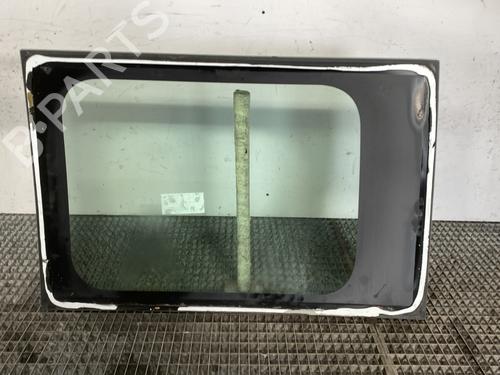 Dør rude højre bagtil Dør rude højre bagtil RENAULT TRAFIC II Bus (JL) 2.0 dCi 115 (JL00, JL01, JL0H, JL0M, JL0U) (114 hp) 34449680 34449680