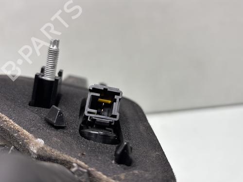 left-tailgate-light-peugeot-2008-i-cu_-2013-29707617 main image