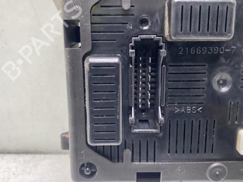 Fuse box RENAULT CLIO III (BR0/1, CR0/1) 1.2 16V (BR02, BR0J, BR11, CR02, CR0J, CR11) | BP30090611E1 