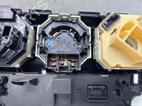 climate-control-toyota-verso-s-_p12_-2010-2011-2012-2013-2014-2015-2016-37075905 main image