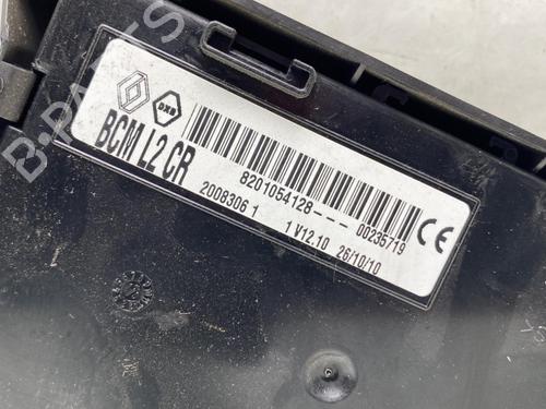 Sikringsdose RENAULT CLIO III (BR0/1, CR0/1) 1.5 dCi (88 hp) 20483349