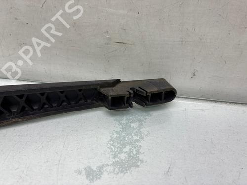 Used Rear windshield wiper arm Rear windshield wiper arm 37006121 37006121